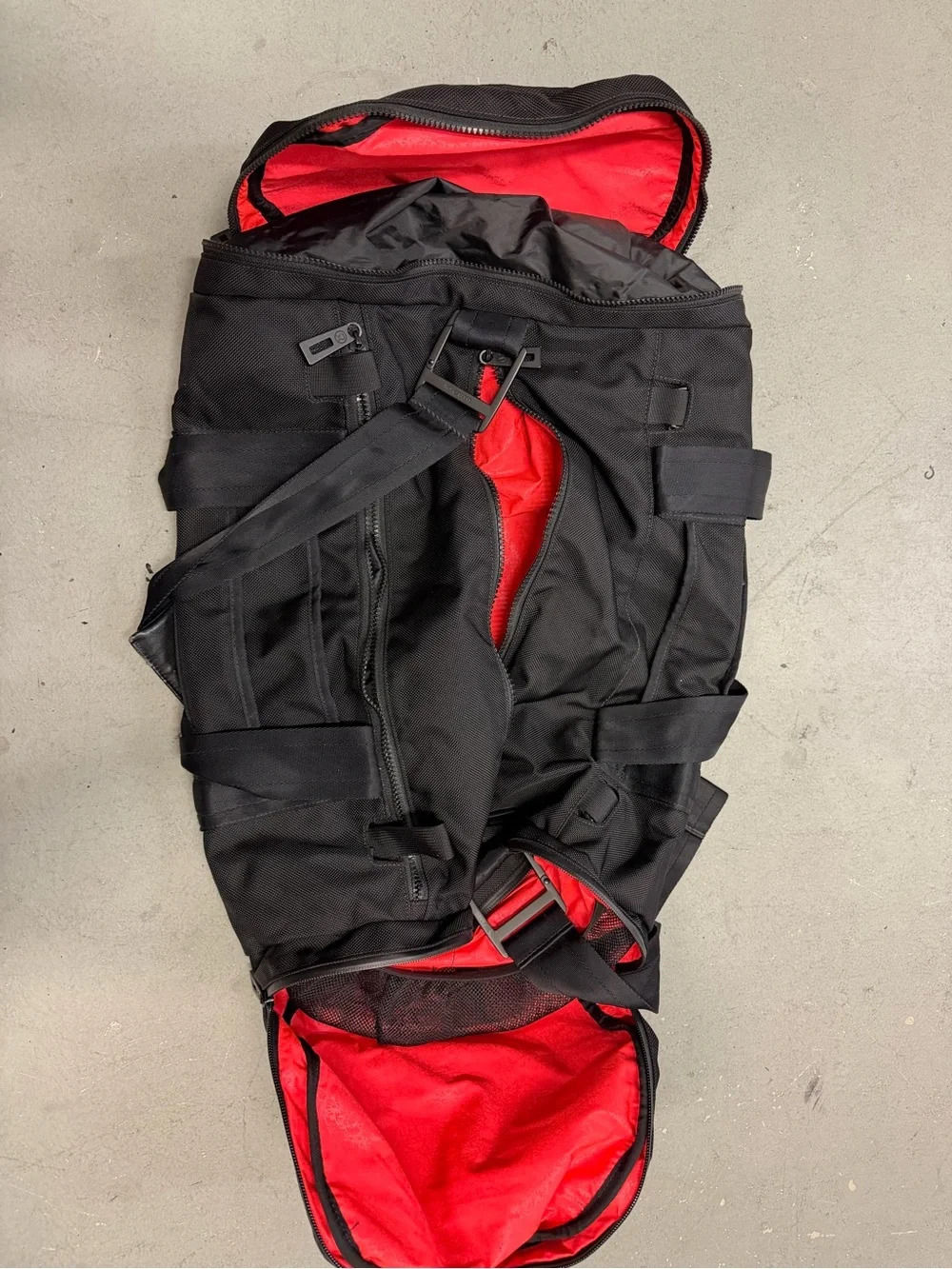 Black Men’s Jacket with Red Lining - Lululemon